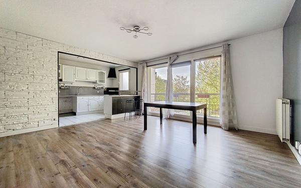 Appartement à louer    4 pièces • 81,73 m2 Guyancourt