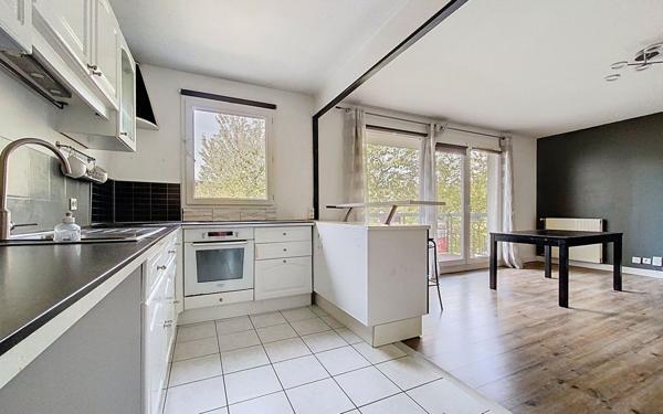 Appartement à louer    4 pièces • 81,73 m2 Guyancourt