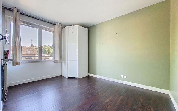 Appartement à louer    4 pièces • 81,73 m2 Guyancourt