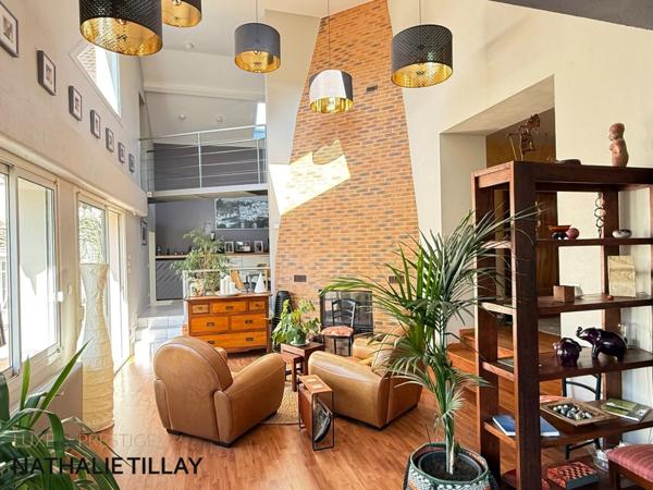 FLEURY LES AUBRAIS, maison familiale à vendre, jardin, garages et stationnements