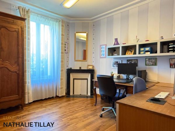 FLEURY LES AUBRAIS, maison familiale à vendre, jardin, garages et stationnements