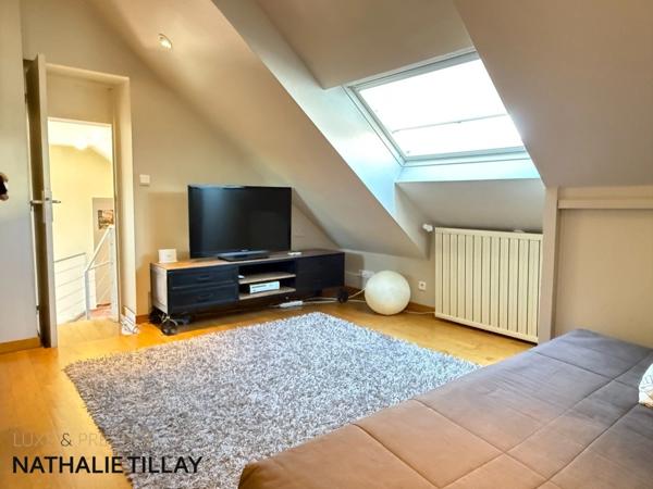 FLEURY LES AUBRAIS, maison familiale à vendre, jardin, garages et stationnements