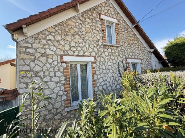FLEURY LES AUBRAIS, maison familiale à vendre, jardin, garages et stationnements