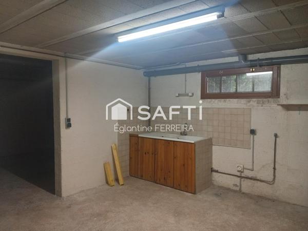 ISSOUDUN, PAVILLON T4 AVEC SOUS-SOL, DEPENDANCE ET JARDIN CLOS