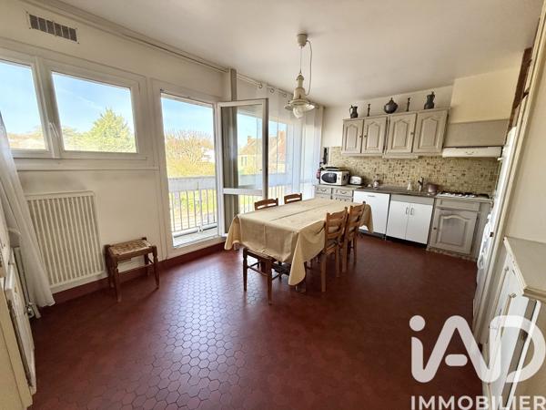 Immeuble à vendre 312,32 m² Montigny-le-Bretonneux