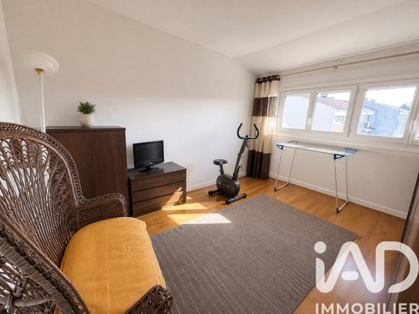 Immeuble à vendre 312,32 m² Montigny-le-Bretonneux