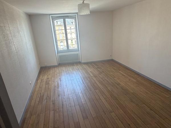 Bel appartement T3 situé à LA CHATRE