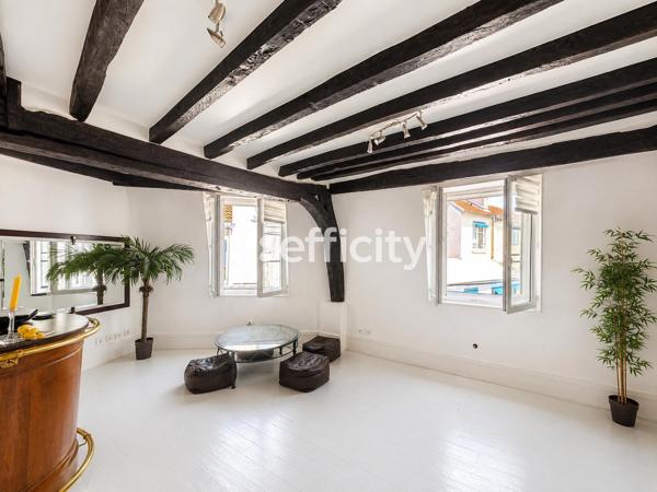 Appartement
         2 pièces
        - 31 m² 435 750 € *