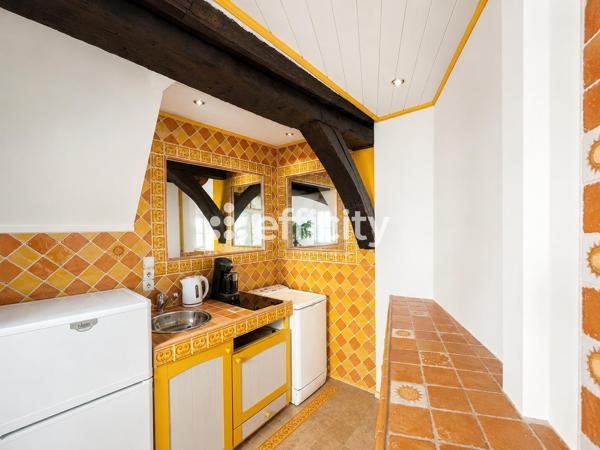 Appartement
         2 pièces
        - 31 m² 435 750 € *