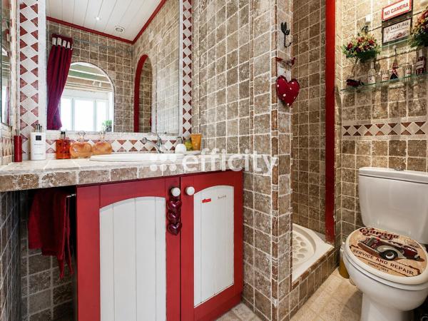 Appartement
         2 pièces
        - 31 m² 435 750 € *