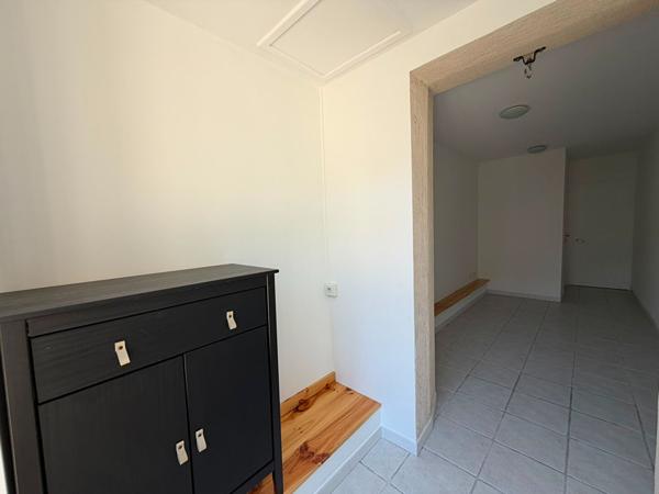 LOCAL PROFESSIONNEL - MAISON - CLIMATISATION - COUR
