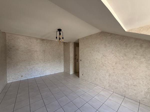 APPARTEMENT 1er ETAGE - RESIDENCE
