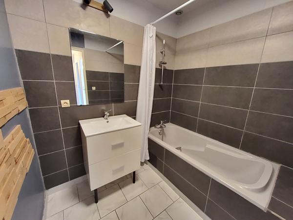 APPARTEMENT 1er ETAGE - RESIDENCE
