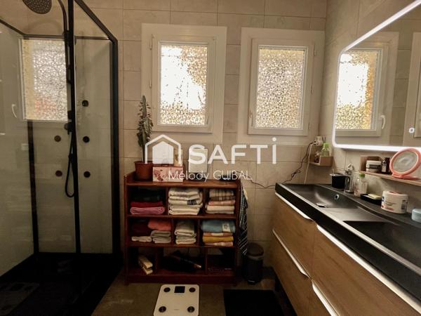 À Saujon, maison de plain-pied de 87 m2 sur parcelle de 510 m2, garage