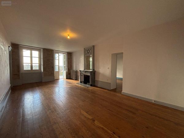 Maison à vendre à Saint-Amour dans le Jura (39160), ref : 39064-124