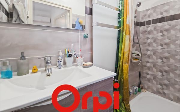 Appartement à vendre    3 pièces • 59,40 m2 Bandol