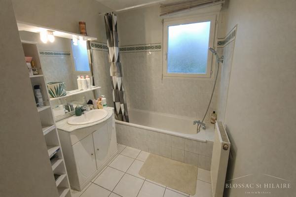 POITIERS Bugellerie Demi-Lune, Maison avec jardin et garage.