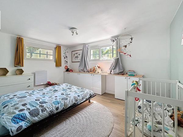 Résidence pleine de charme nichée dans un cadre idyllique d' exception, le long du canal de Rompsay, à seulement 3 min de La Rochelle !