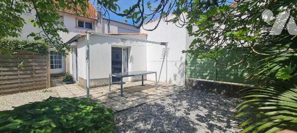 A vendre, Charente Maritime, ROYAN Maison de caractère dans petite copropriété de 10 lots à moi...