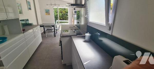 A vendre, Charente Maritime, ROYAN Maison de caractère dans petite copropriété de 10 lots à moi...