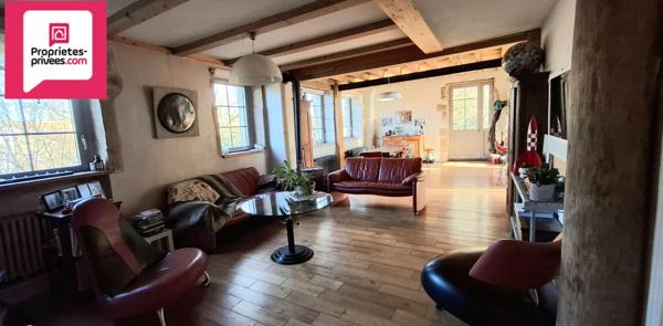 Moulin sur 2,4 hectares à Saint Amour