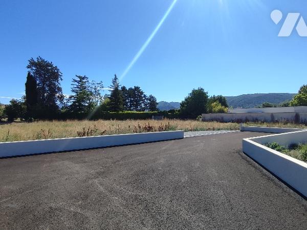 Terrain à bâtir 887m²