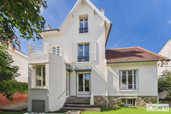 PONT DE LEVALLOIS. Maison de caractère 8 pièces avec JARDIN et GARAGE