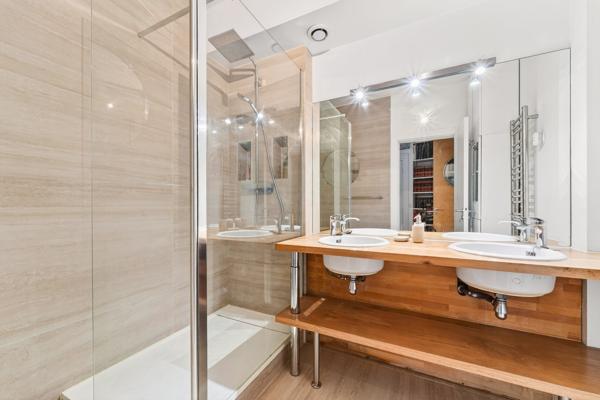Appartement 7 pièces 210.31 m2