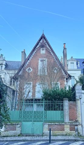 Centre ville Maison atypique avec vue sur la Loire et le Château