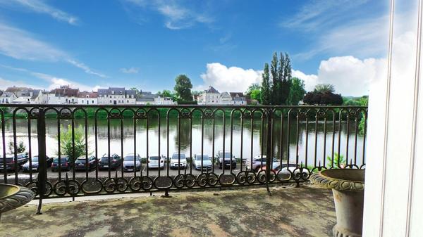 Centre ville Maison atypique avec vue sur la Loire et le Château
