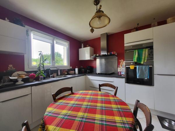 Dans quartier recherché, Maison familiale, T5 sur 810m² de terrain