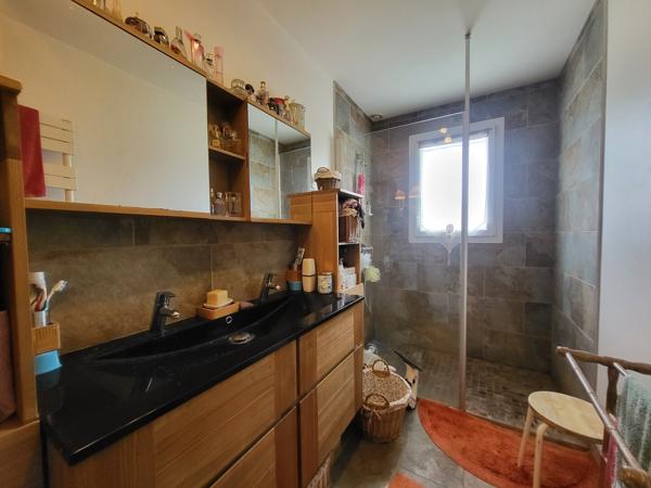 Dans quartier recherché, Maison familiale, T5 sur 810m² de terrain