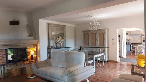 A vendre – Mas Provençal rénové, 4 chambres, avec pisicine et garage