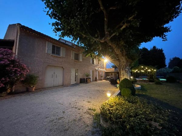A vendre – Mas Provençal rénové, 4 chambres, avec pisicine et garage