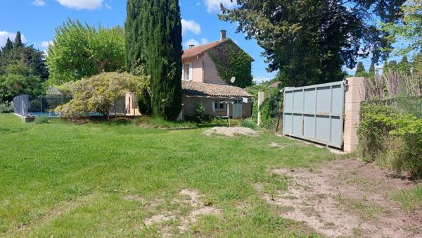 A vendre – Mas Provençal rénové, 4 chambres, avec pisicine et garage