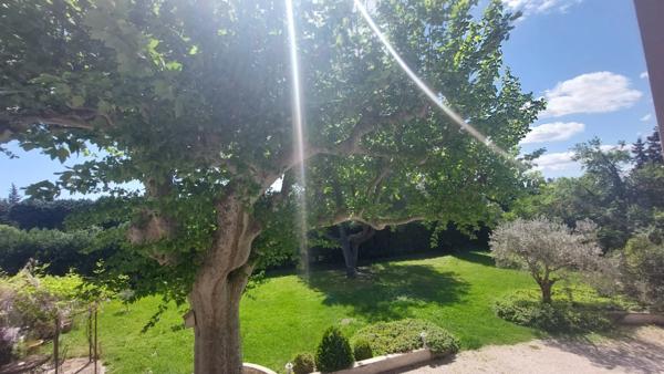 A vendre – Mas Provençal rénové, 4 chambres, avec pisicine et garage