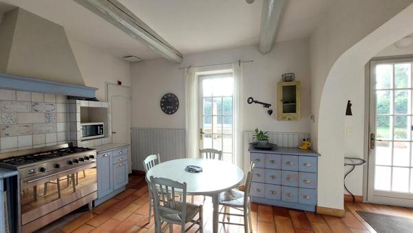 A vendre – Mas Provençal rénové, 4 chambres, avec pisicine et garage