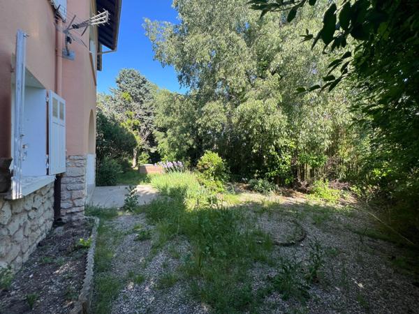 Maison en plein centre de ville avec terrain constructible