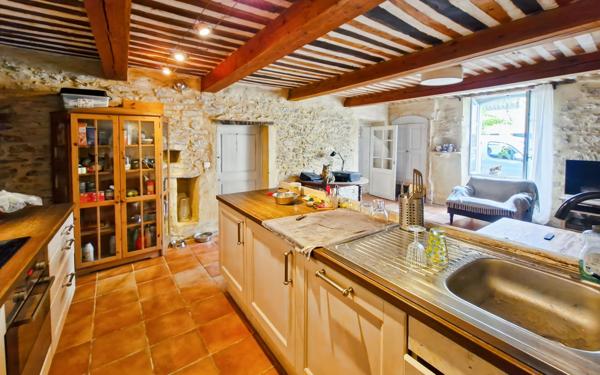 Maison à vendre    5 pièces • 170 m2 Saint-Étienne-les-Orgues