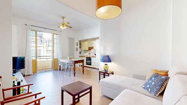 NICE - FLEURS : TRÈS BEAU 2 PIÈCES AVEC BALCONS EN AVANT DERNIER ÉTAGE