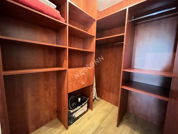 Appartement 4 pièces à Puteaux - quartier Boieldieu- Beau potentiel!