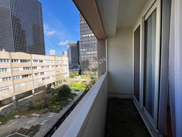 Appartement 4 pièces à Puteaux - quartier Boieldieu- Beau potentiel!