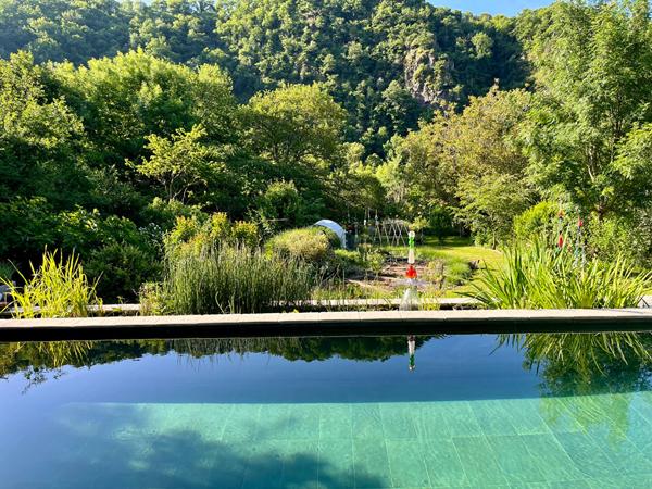 Une propriété unique entre nature, créativité et douceur de vivre Beaulieu sur dordogne
