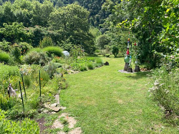 Une propriété unique entre nature, créativité et douceur de vivre Beaulieu sur dordogne