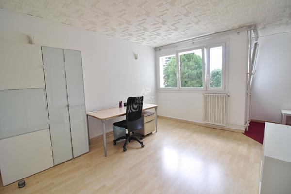 SANNOIS - Appartement 2 pièces d'une surface carrez de 44,77 m2 €157 000 ** - Référence 25-3846