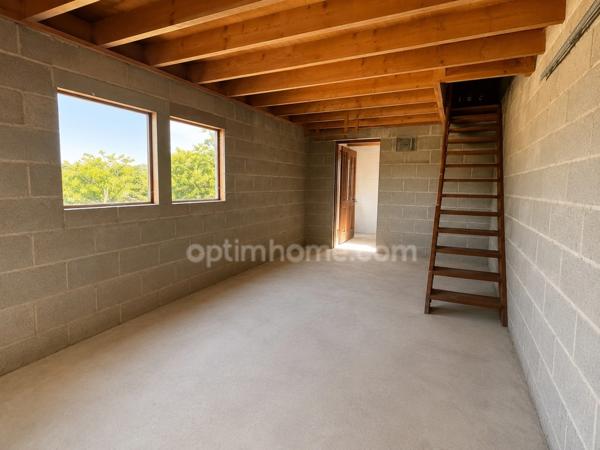 Maison avec garage et atelier sur 1900m2 de terrain