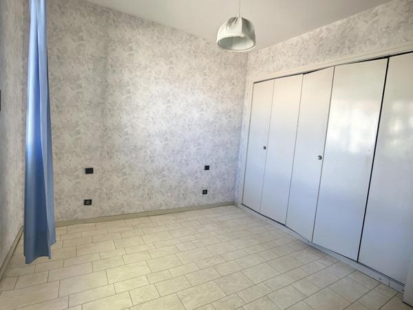 Maison avec 2 appartements de T3 et T5 avec extérieurs et garages