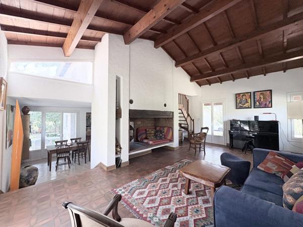 Maison à vendre |  Saint-Clément-de-Rivière |  8 pièces | 166 m²