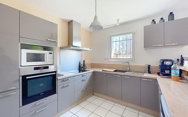 Maison à vendre    5 pièces •  Ginestet