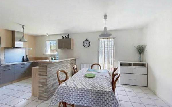 Maison à vendre    5 pièces •  Ginestet